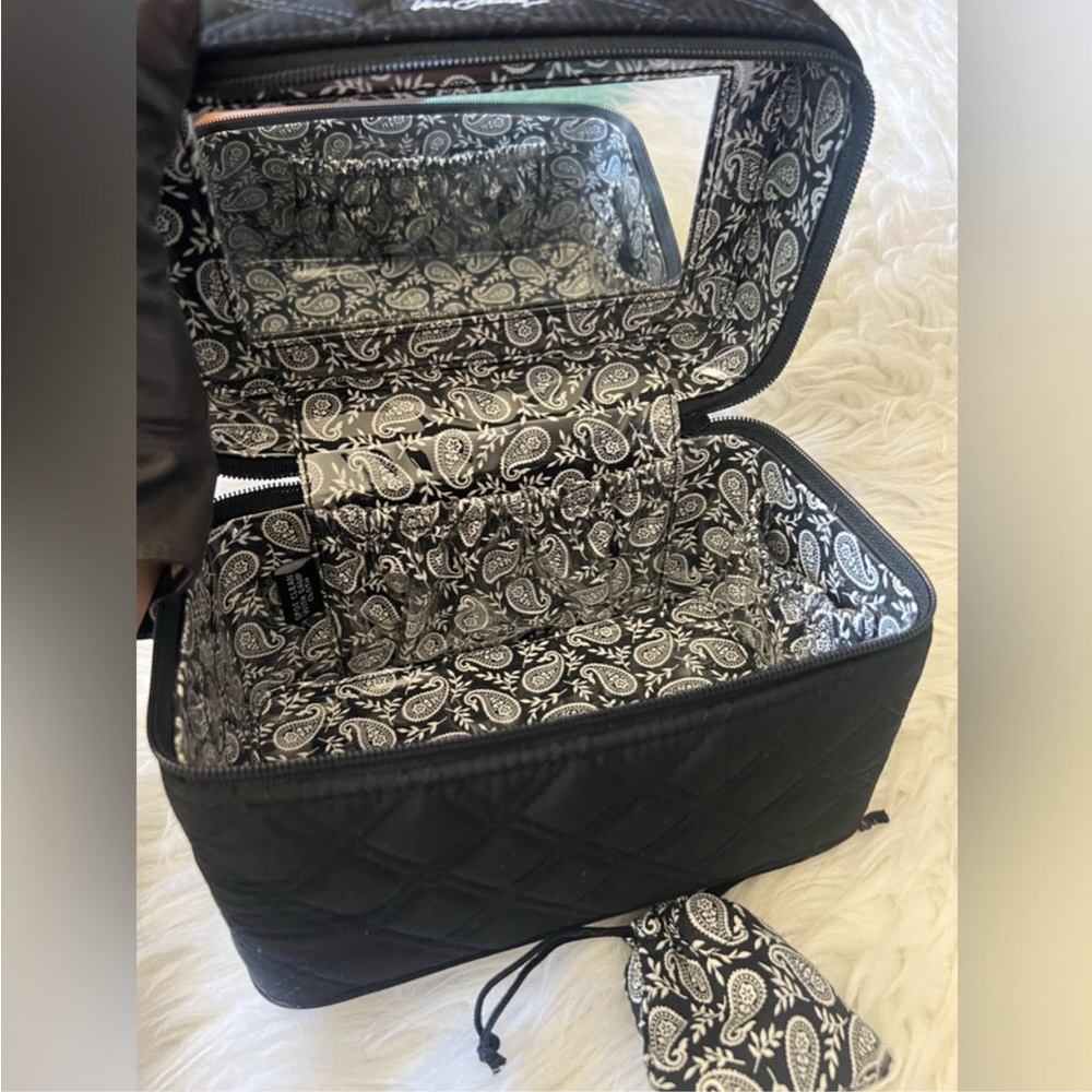 Vera Bradley travel make up box - Picture 2 of 11